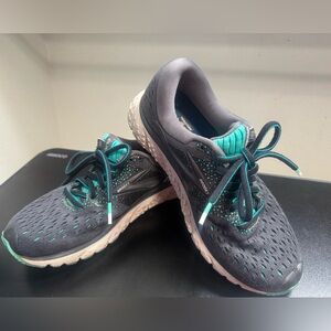 Brooks Women's Athletic Shoes in Gray and Teal
